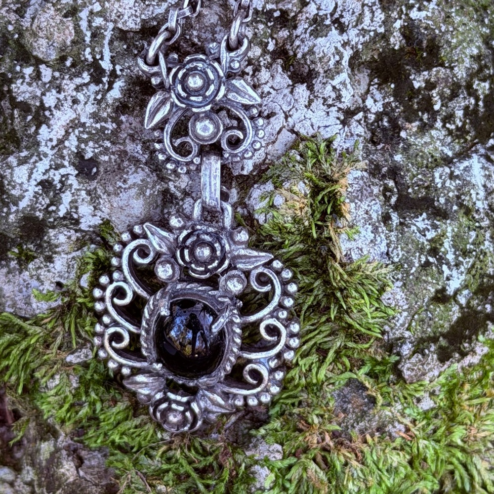 Ornate gothic Victorian style Silver Pendant Necklace with Black Stone 16”